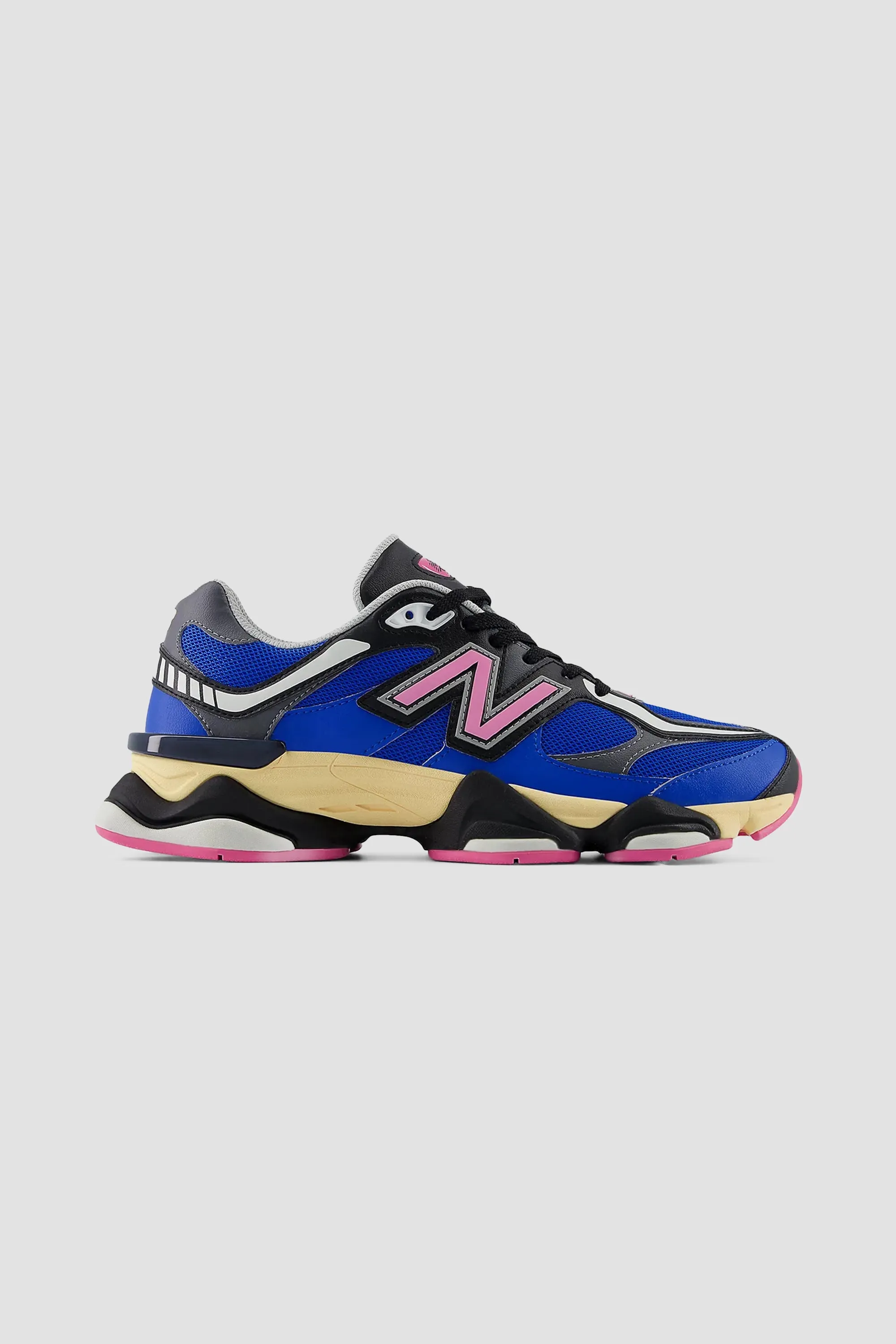 New Balance Unisex 9060 Sneaker in Blue Oasis/Real Pink