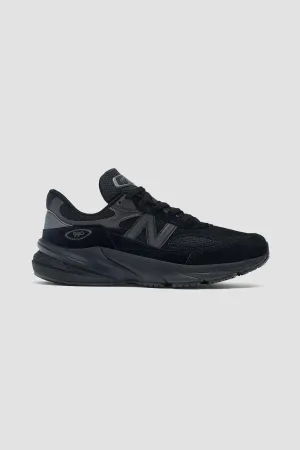 New Balance Unisex 990 Sneaker in Black