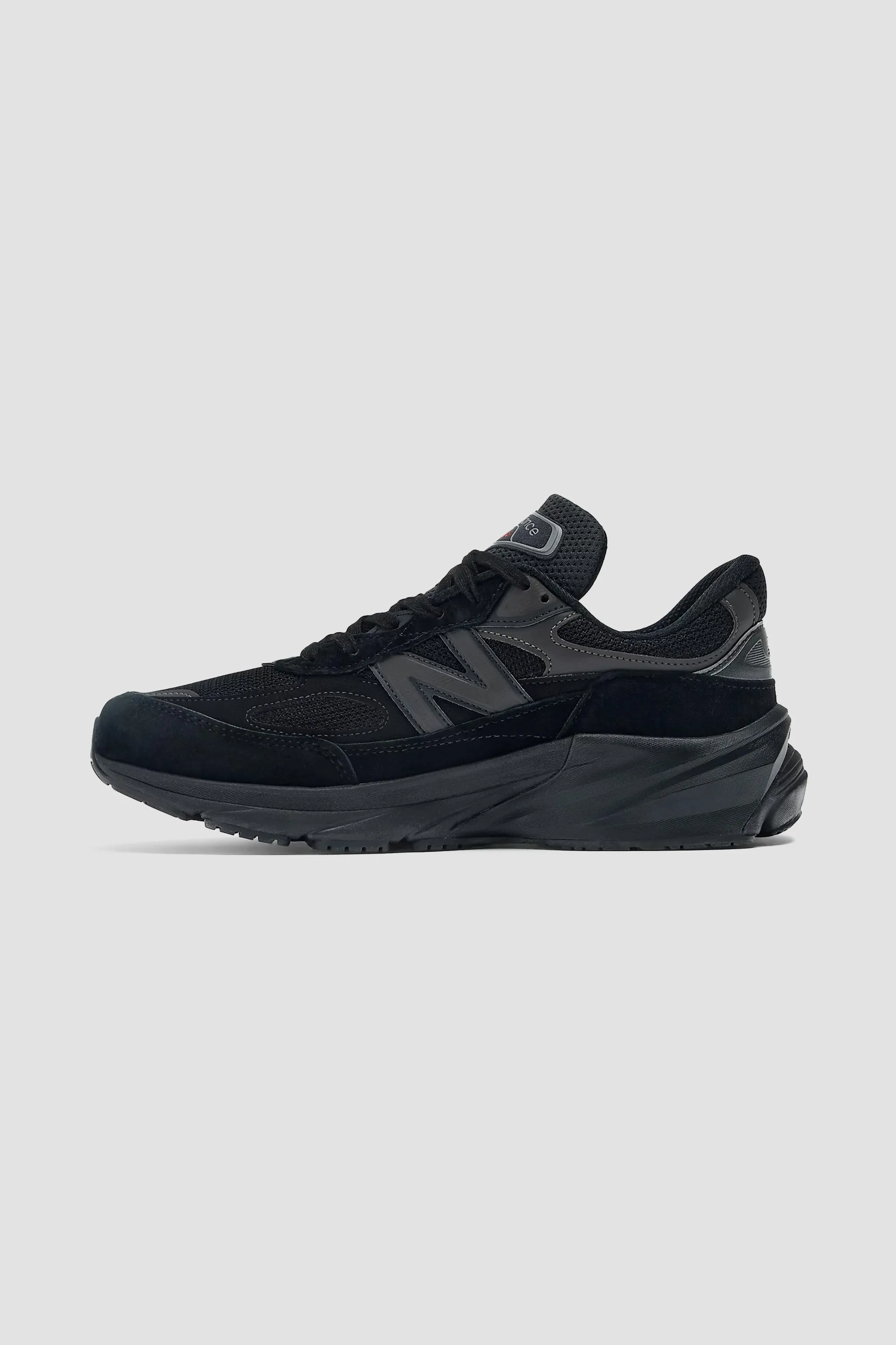 New Balance Unisex 990 Sneaker in Black