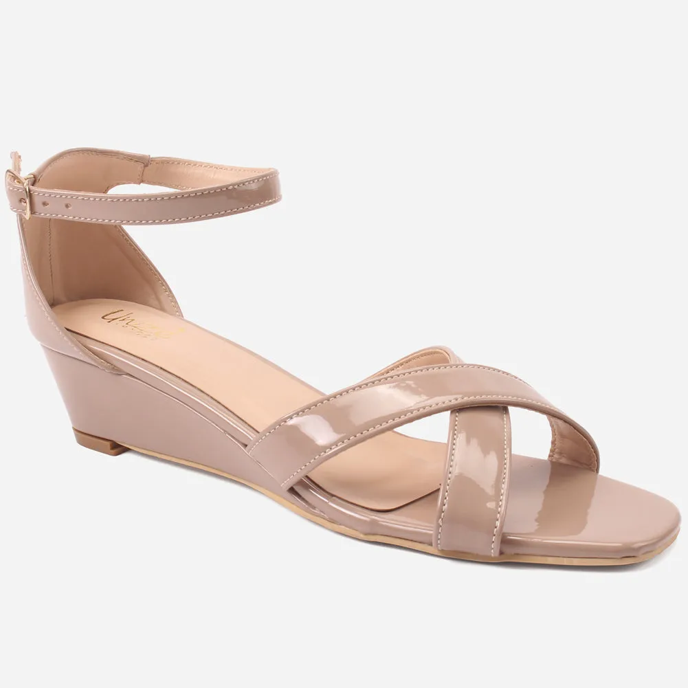 Women "ZUHAI" Glossy Crossover Wedge Sandals